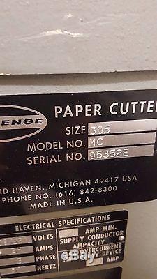1995 Challenge 305MC paper cutter